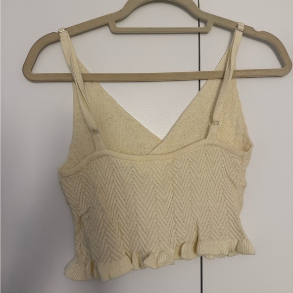 Textured Cream Knit V‑Neck Cropped Cami - Picture 2 of 3